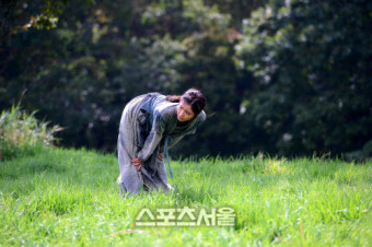 [SS포토]초원의 가련한 여인 신세경이 숨을 몰아 쉬는 까닭은?