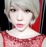 써니, 은발 헤어보다 눈길 끄는건 뽀얀 속살? 아찔한 섹시미