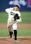 [SS포토]육종암 이겨낸 위주빈 군, 한국-쿠바전 시구