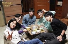 응답하라 1988 5인방, 식탁에 둘러 앉아 소소한 일상