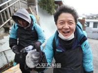 탤런트 이경영, "연탄나눔봉사 기분좋습니다"