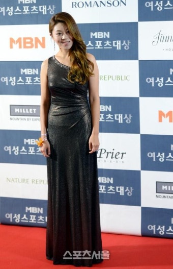 [SS포토] 당구 여제 김가영, 매혹적인 드레스 자태!