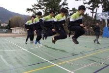 줄넘기로 체력 UP!  학교폭력 ZERO! 경서중 행복공감체력 강화 프로젝트 눈길~