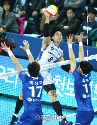 [SS포토]맹폭 퍼붓는 대한항공 김학민(대한항공-우리카드)