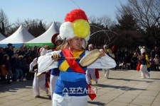 [SS포토] 설 연휴에 펼쳐진 신명나는 필봉농악