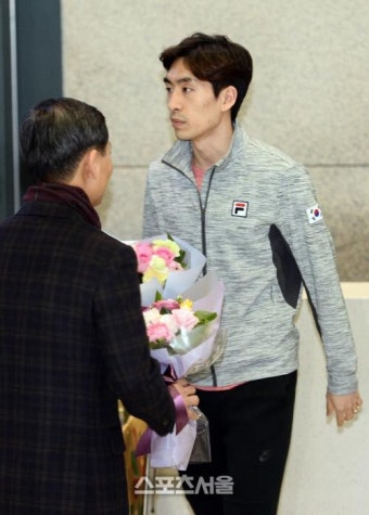 [SS포토]세계선수권 매스스타트 금메달 이승훈 귀국