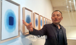 [SS포토] 구름 작가 강운, 4년 만에 사비나미술관 개인전