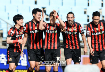 [SS포토]경기 종료 직전 FC서울을 6연승으로 이끈 박주영