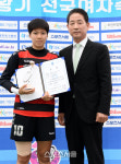[SS포토]여왕기 중등부 최우수선수로 선정된 항도중 황아현