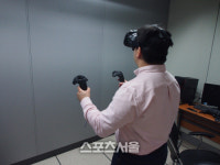 [이상훈의 B급리뷰] HTC 바이브와 오큘러스 리프트 몰입감 최고!