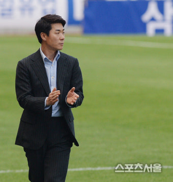 윤정환 감독 
