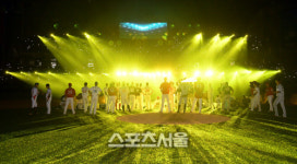 [SS포토]고척스카이돔에서 펼쳐지는 조명쇼