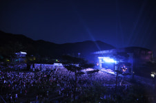 2016 지산 밸리록, 첫날부터 뜨겁게 달렸다