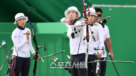 여자양궁 단체 일본 꺾고 4강 진출, 최미선의 당찬 모습[SS포토]