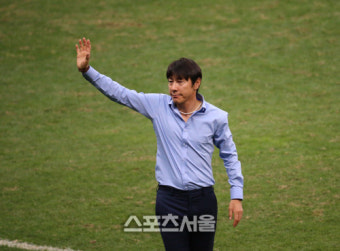 [SS포토] 신태용 감독, 대표팀 사상 첫 조 1위 8강 진출! 온두라스 잘 안다!