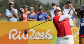 드라이버샷 날리는 박인비[SS포토]