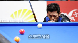 [SS포토] 당구 박광열 매서운 눈으로 두께 살피는 중