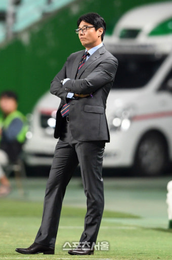 [SS포토]FC서울 황선홍 감독, '참 안 풀리네...'