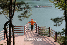 활짝 펴 가을 안은 대한민국의 중원 충주 풍경길 여행