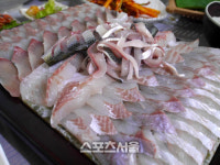 호텔뷔페처럼 다양한 가을 상차림, 창원 마창진 여행