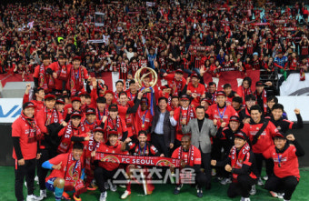 [SS포토]결국 마지막에 잡았다! FC서울 전북 꺾고 우승