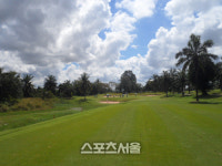 [golf in golf]]홍진주, 미혼모 자립지원단체에 1000만원 기부 外