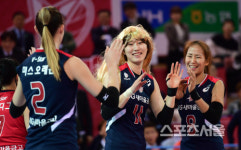 [SS포토] 박정아, 가발로 패션의 완성