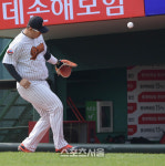 [SS포토] 롯데 이대호, 아...깝네!