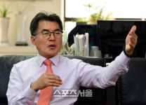 [데스크가 만난 사람]서천범 한국레저산업연구소장 골프 대중화를 위해서 필요한 것들은?