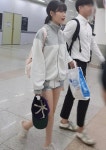 귀여움 가득 제주 민박집에서 돌아온 아이유