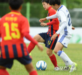 [SS포토] 여왕기 항도중 이새봄, 양보 없다!