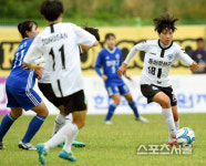 [SS포토] 여왕기 동산정보산업고 김지미, 공 몰러 나간다!