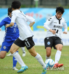 [SS포토] 여왕기 동산정보고 김지미, 막으면 패스!