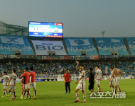 [SS포토] FC서울, 슈퍼매치 빅버드에서 승리의 인사~!