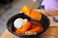 [몸소Review]뜨거울 땐 이열치열 맵고 화끈한 전국 떡볶이 명가 6곳