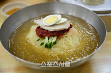 [핵ZONE맛집]우린 냉면 2중대 아냐 차가운 냉식의 뜨거운 유혹...콩국수,김치말이밥,밀면~