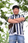 [SNS시인 이환천 인터뷰] B급 유머와 반전… 현실 읽어낼 재미난 시 쓰고 싶다