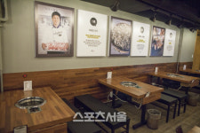 쿰쿰한 칠게장에 찍어먹는 숙성육 전문점