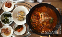 붉은 벽 아래 누천년의 풍류를 즐기는 곳, 가을의 전남 화순