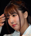 [SS포토]인터뷰하는 미카미 유아, "음~"