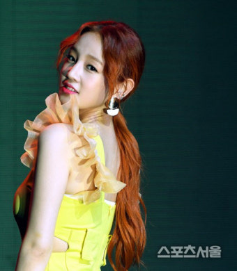 가수 박보람 모친상 슬픔 겪어
