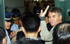 본선 가면 헌신하겠다…풀리지 않는 히딩크 논란