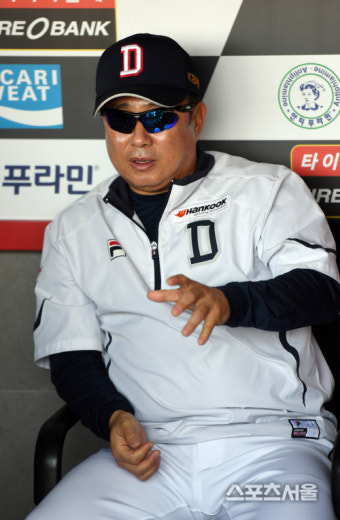 [패장] 두산 김태형 감독 