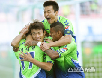 [SS포토] 전북 현대, 이재성의 선제골로 포효~!