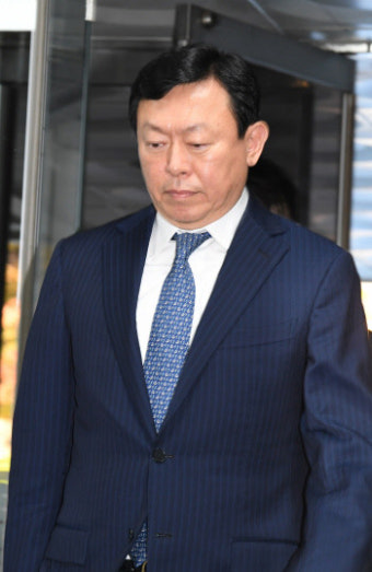 검찰, '경영비리' 롯데 신동빈 회장에 징역 10년 구형