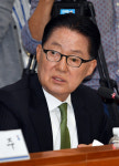 박지원인 안철수에게 골목슈퍼 둘 합한다고 대형마트 안돼