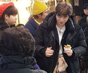 어디서든 존재감 발휘하는 국민센터 강다니엘 (ft. 망원시장)
