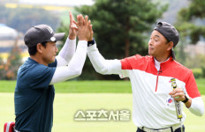 [맘스터치 레전드 빅매치]깜짝 출연 이봉주 기부할 수 있어 출전했어요