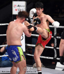 [포토]화려한 킥으로 공격하는 이진수, 맥스FC 초대 미들급 챔피언다운 킥이지~