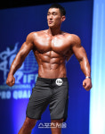 아시아 그랑프리 피지크 김만범, 근육이 황홀해~[포토]